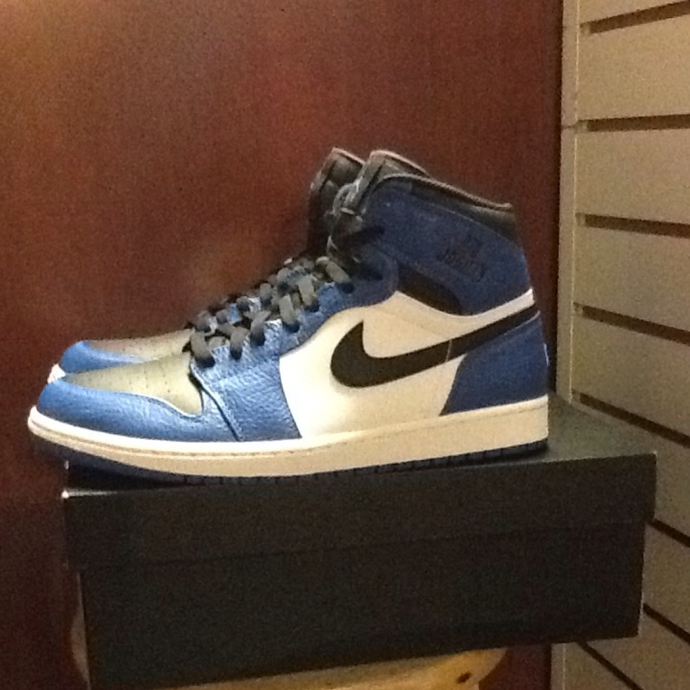 SOLD LOCALLY Air Jordan 1 Rare